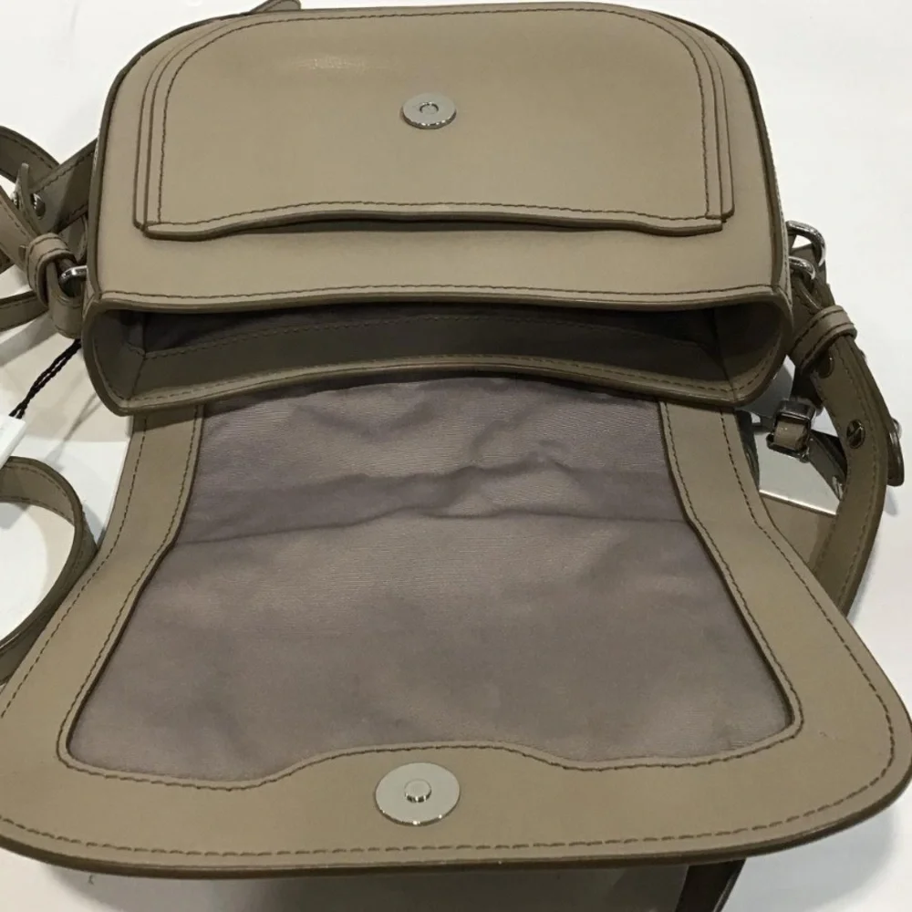 Women’s Marc Jacobs Taupe Pebbled Leather Crossbody Bag with Modern Flap Design - Picture 6 of 7